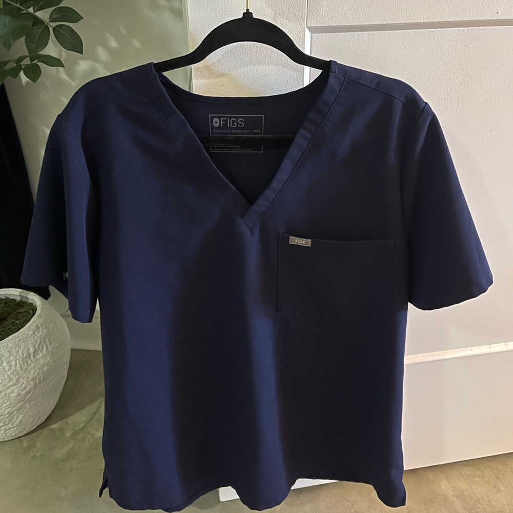 FIGS NAVY TOP XXL